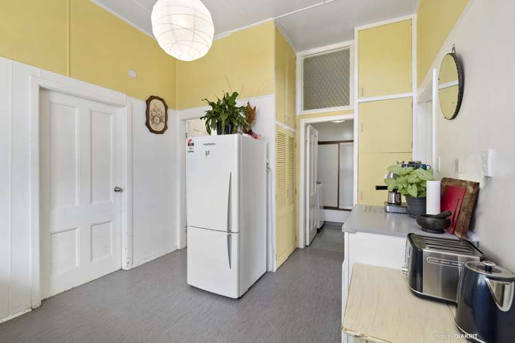 213 The Parade Island Bay_4