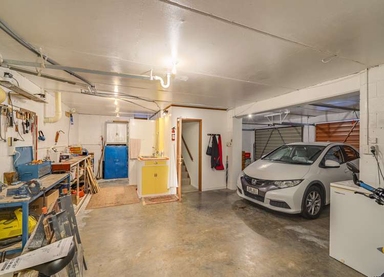 30 Farnham Drive Richmond_14