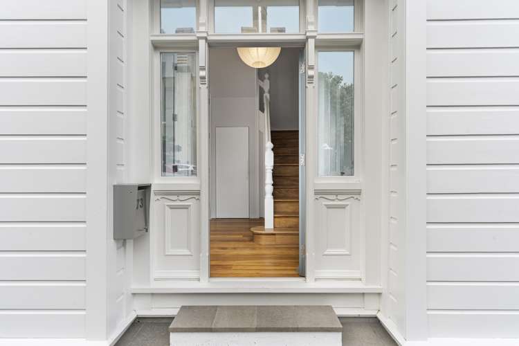 73 Mein Street Newtown_13