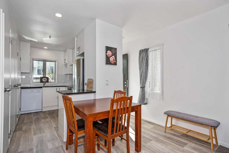 2/4 John Jennings Drive Oteha_7