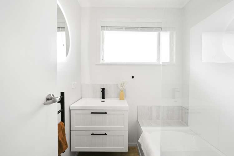 66 Lewis Street Glenview_13