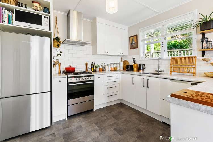 11 Wrights Hill Road Karori_9