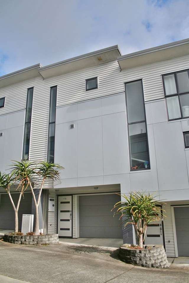 1/16A Woodall Place Totara Vale_1