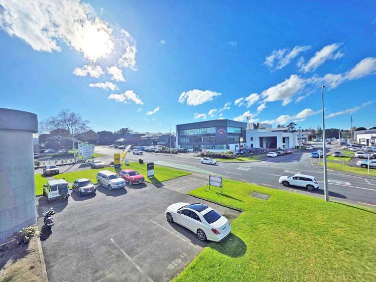 D/667-669 Great South Road Penrose_1