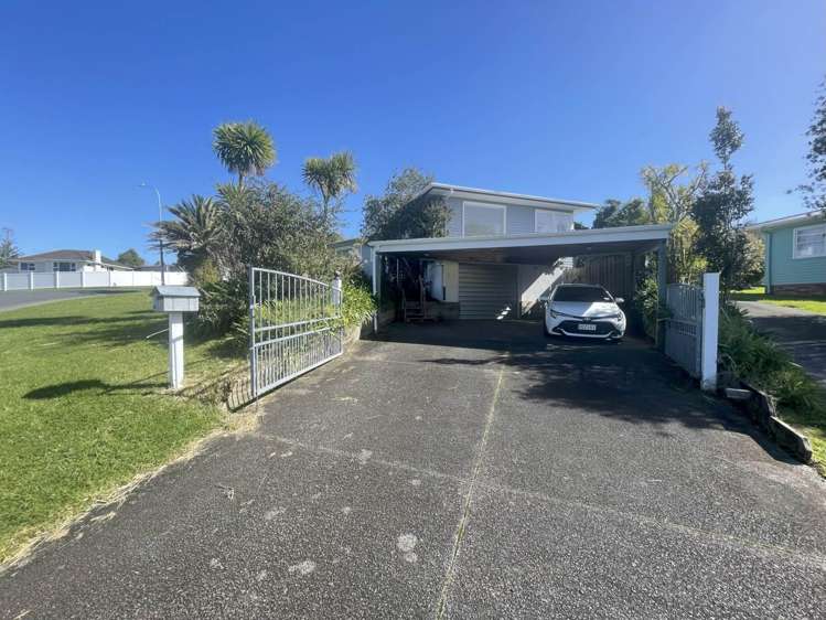 52 Fairclough Road Beach Haven_16