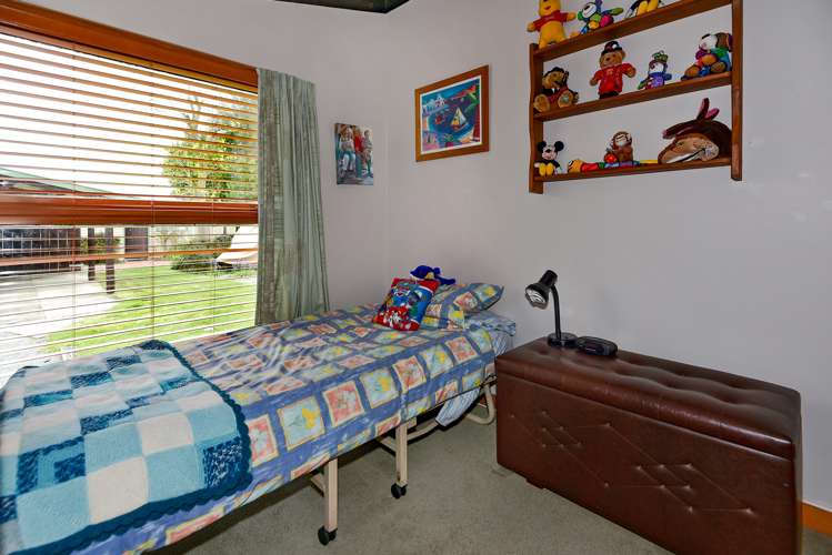 10 Snowdon Place Darfield_13