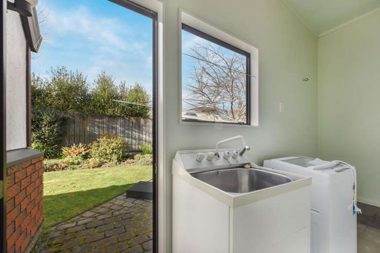 4 Washbourn Drive Richmond_10