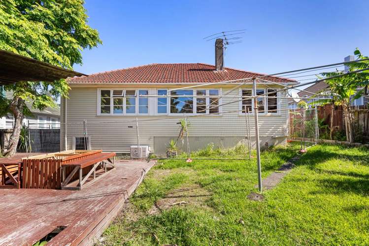 81 Onewa Road Northcote_16