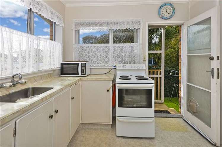 3/1 Bodi Place Te Atatu South_8