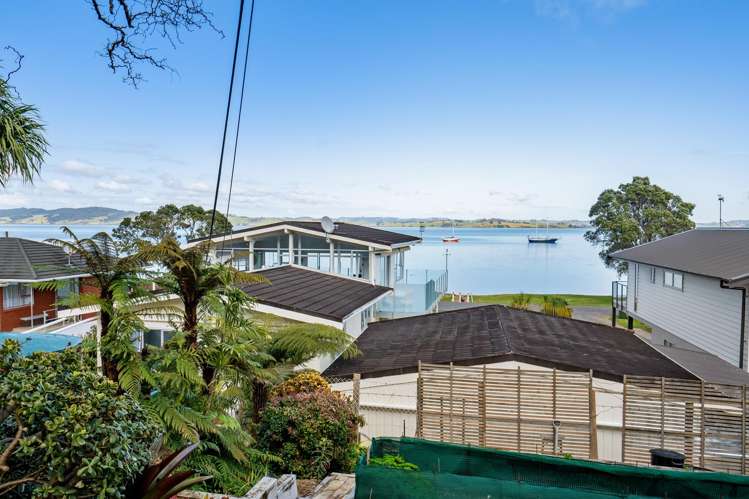 6 Waikaraka Beach Road_0