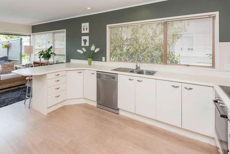 25 Mcmillan Place Mellons Bay_20