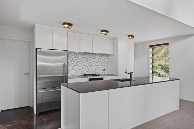 2/66 Powderham Street City Centre_9