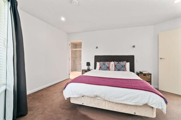 8 Goldleaf Hill Queenstown_7