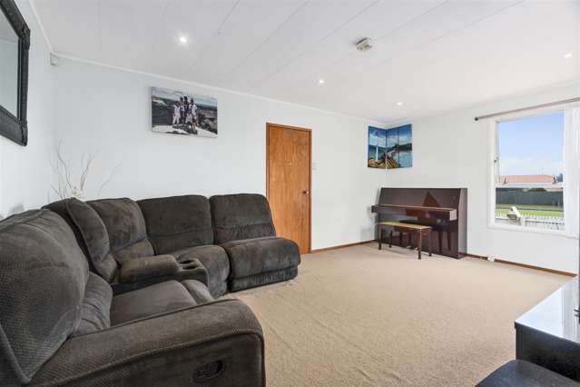 438 Roscommon Road Clendon Park_4