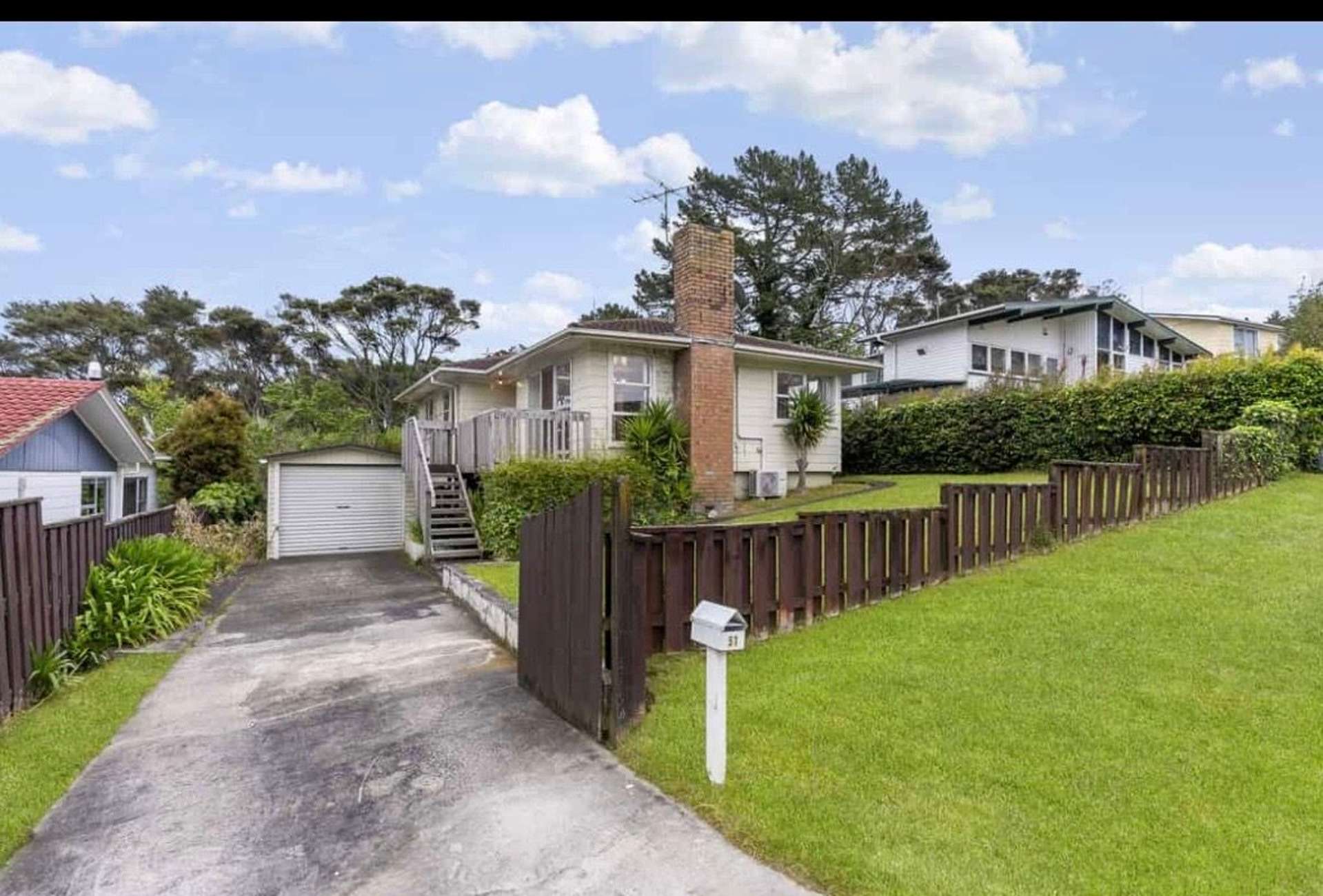 51 Easton Park Parade Glenfield_0