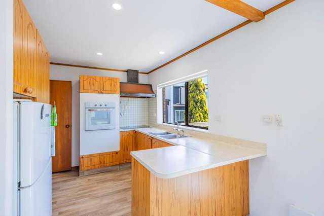 2/7 Deuxberry Avenue Northcote_3