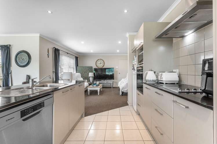 9 Savona Drive Flat Bush_8