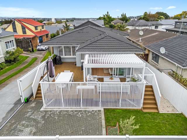 Immaculate. Luxurious. Entertainer's Dream.
