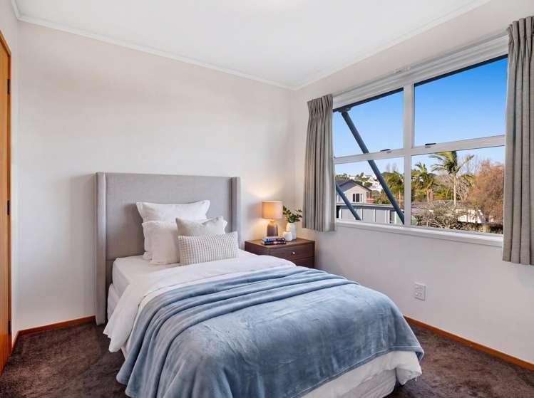 2/941 Whangaparaoa Road Manly_9