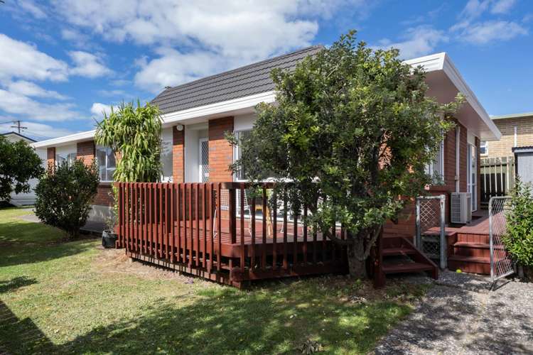 2/8 Kaipatiki Road Glenfield_2