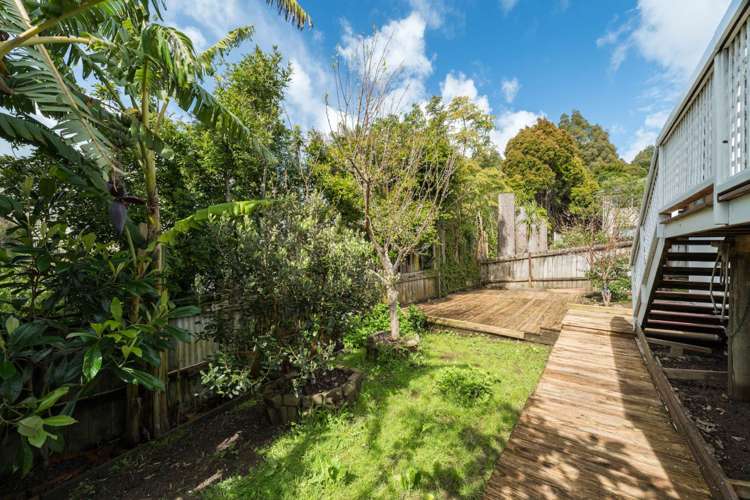 2/57 Moore Street Hillcrest_16