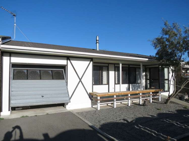 2/21 Dublin Street Martinborough_0