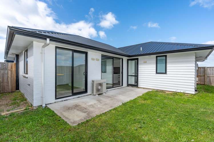 1/47 Cabourne Drive Glenview_17