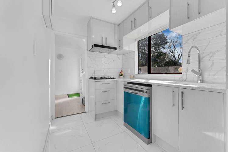 11/19A Gray Avenue Mangere East_4