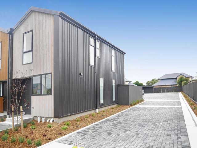 Fantastic 2 bedroom townhouse in the heart of Edgeware - Whiteware included