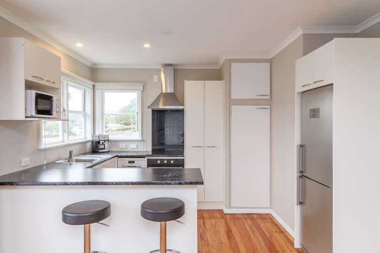 11 Kowhai Street Parkway Wainuiomata_5