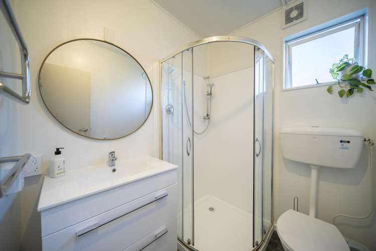 14 Pompolona Street Te Anau_9