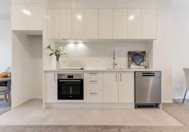 13/3 Matuhi Rise Henderson_2