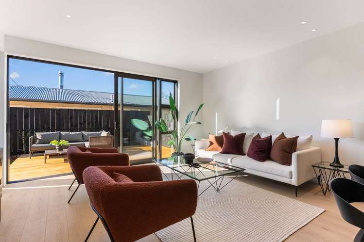 26-28 Weybridge Crescent_4