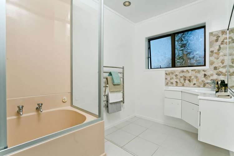 11 Penguin Drive Murrays Bay_20