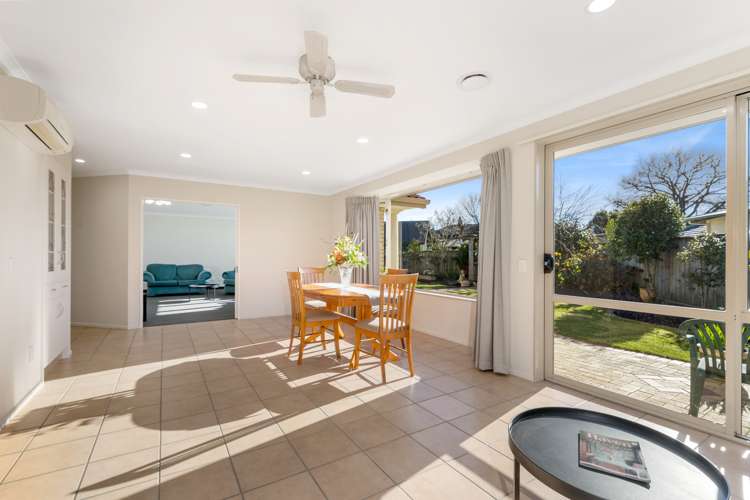 5 Strawberry Grove Richmond_4