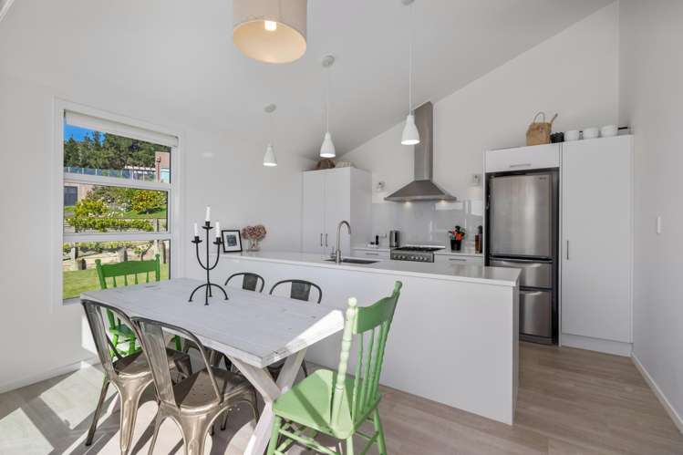 8 Fantail Heights Picton_5