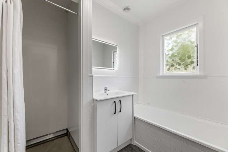 75 Barr Street Kenmure_11