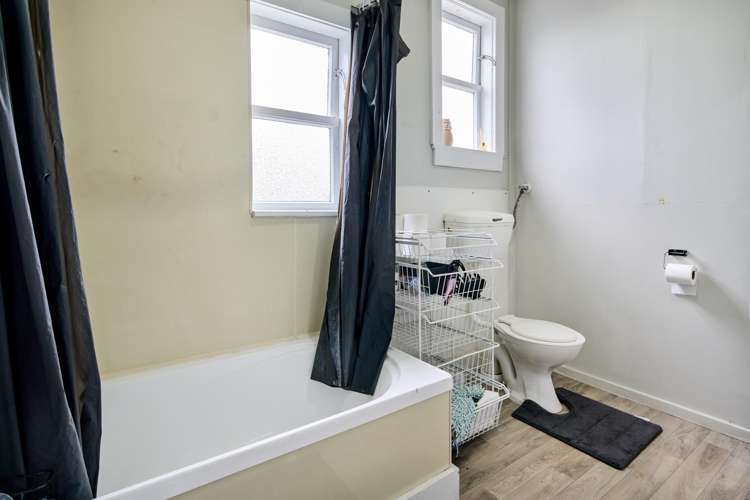 26 Bristol Square Hutt Central_17