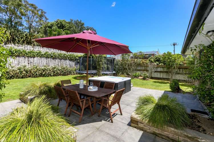 1185f South Road Oakura_2