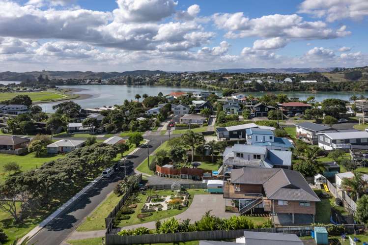 8 Taipari Avenue Raglan_24