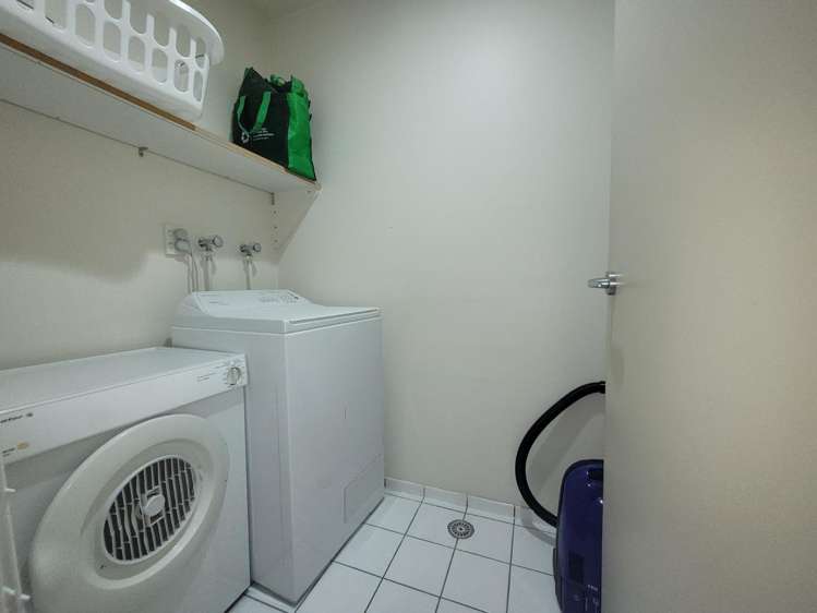 8 Howe Street 1664_14