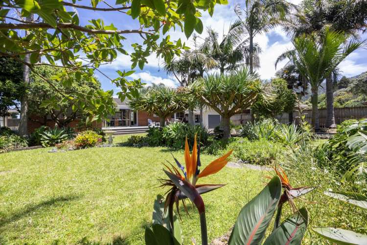 13 Foster Avenue Huia_17