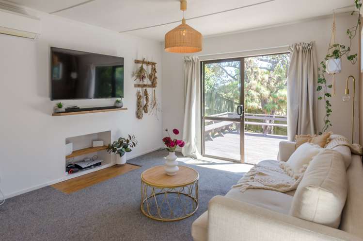 22 Batten Grove The Pines Beach_21