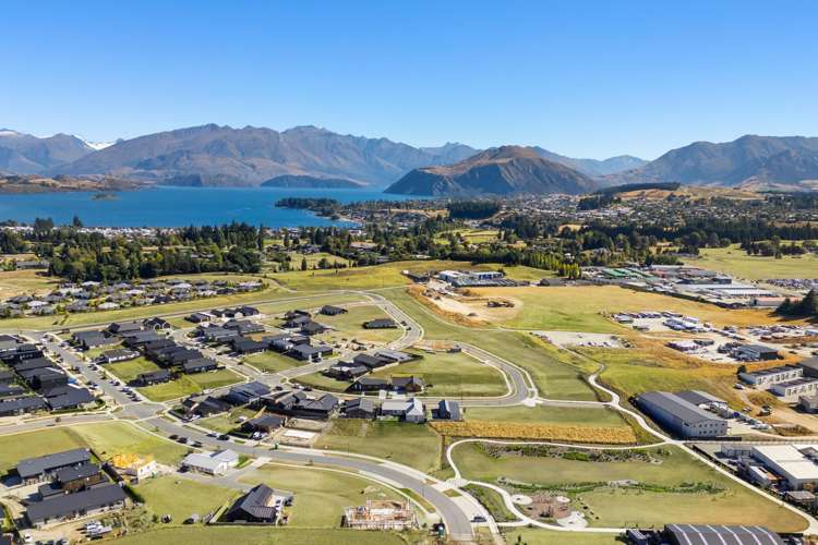 Pembroke Terrace, Avalon Station Drive_0