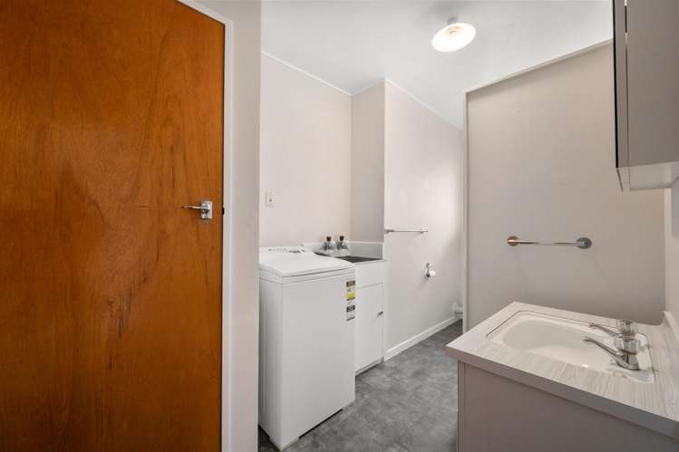 8/218 Onepu Road Lyall Bay_7