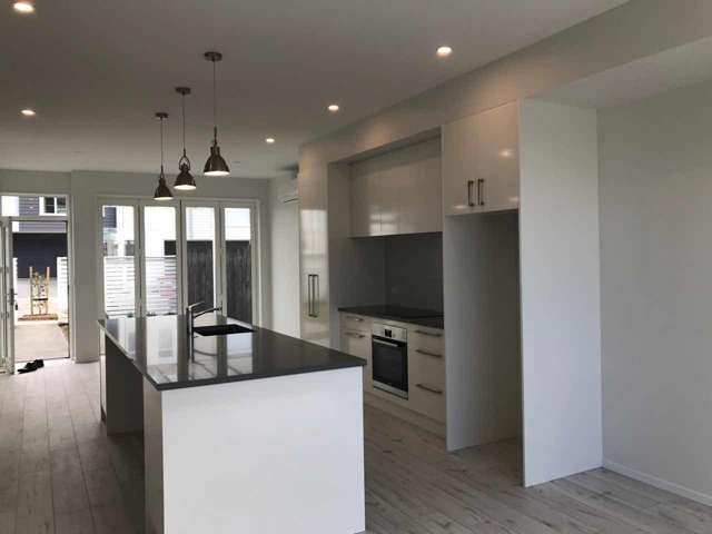 7 Watermill Lane Silverdale_4