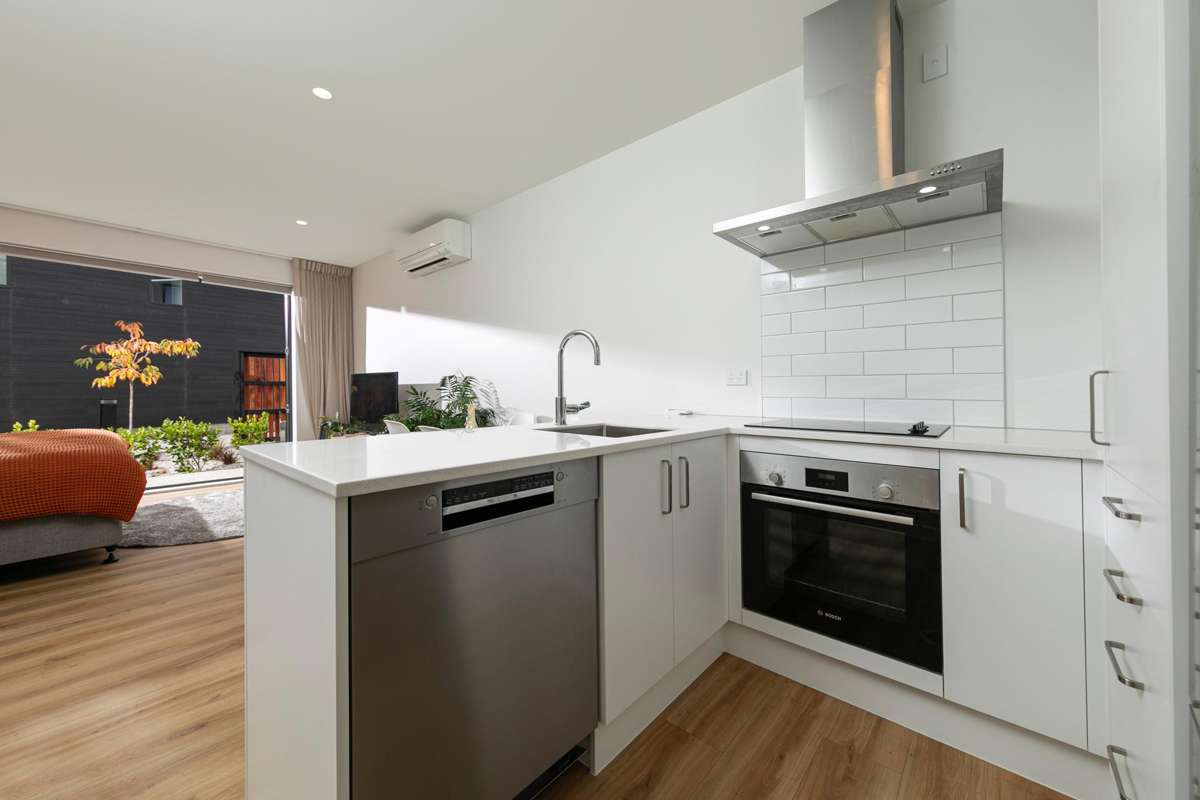 16/161 Arthurs Point Road_2