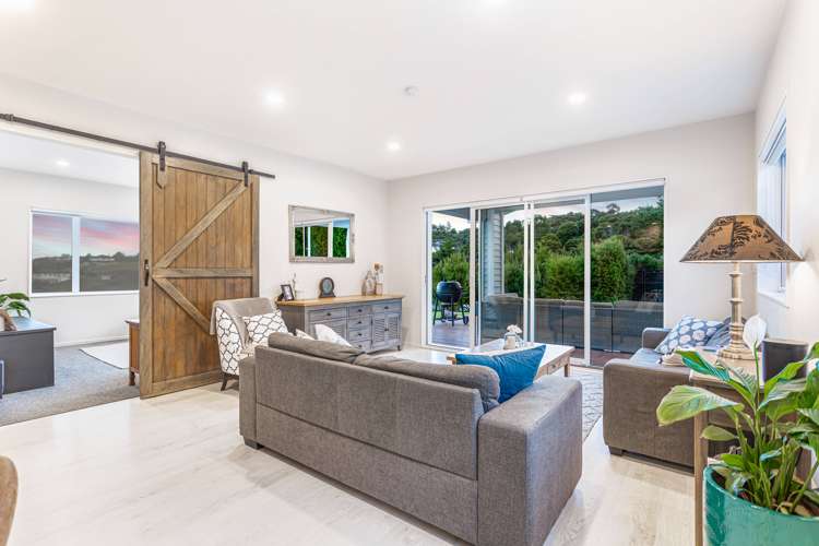 2 Tirohanga Crescent Stanmore Bay_5