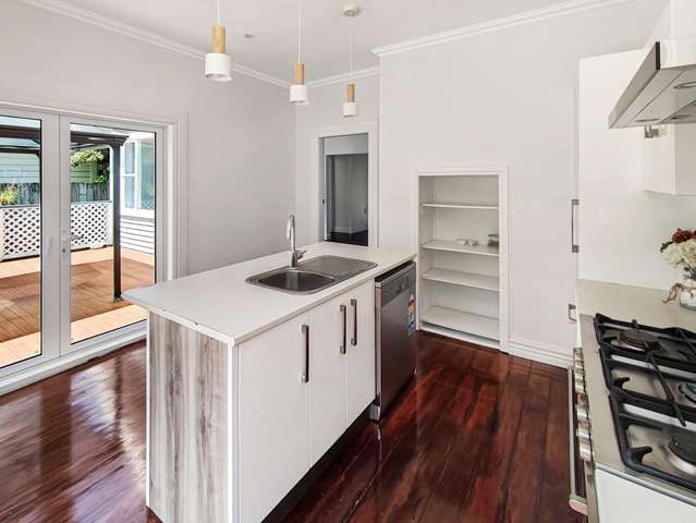 51 Pharazyn Street 10614_3