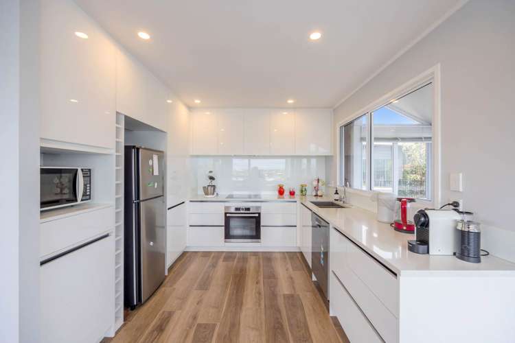 2/4 Rangitoto Terrace Milford_6